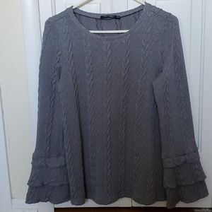 Gray long sleeved sweater